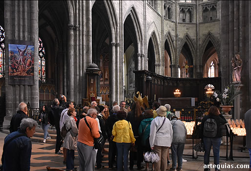 En el interior de la catedral de Burdeos