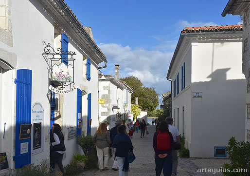Paseo vespertino por las calles de Talmont