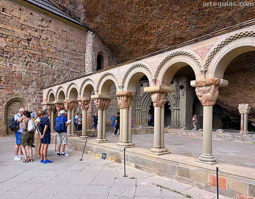Claustro de San Juan de la Peña