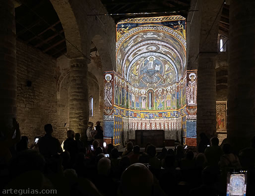 Momento del videomappig de Sant Climent de Ta&uuml;ll
