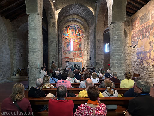 Visita al interior de Santa Mar&iacute;a de Ta&uuml;ll