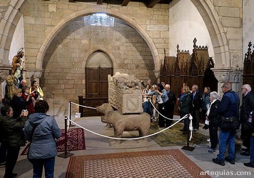 Explicaciones sobre el sarc&oacute;fago de Fern&aacute;n Andrade