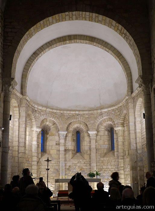 En el interior de Sant Miquel de Fluvi&agrave;