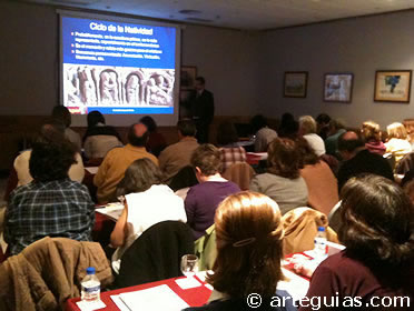 Momento del seminario en que se describi&oacute; la forma de representar el relato del Ciclo de la Natividad