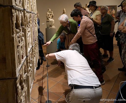 Analizando el retablo de alabastro proveniente de Sant Joan de les Abadesses