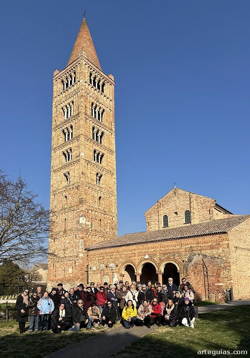 Foto de familia vespertina en la Abad&iacute;a de Pomposa