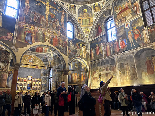 Explicaciones en el Baptisterio de la CAtedral de Padua