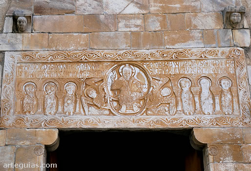 Friso rom&aacute;nico de S. Genis des Fontaines