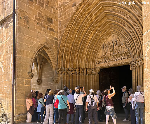 Puerta gota de Santa María de Ujué