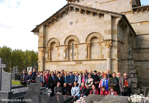 El grupo posando en Santa Marta de Tera
