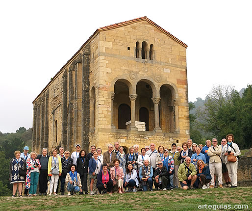Foto de familia en Santa María del Naranco