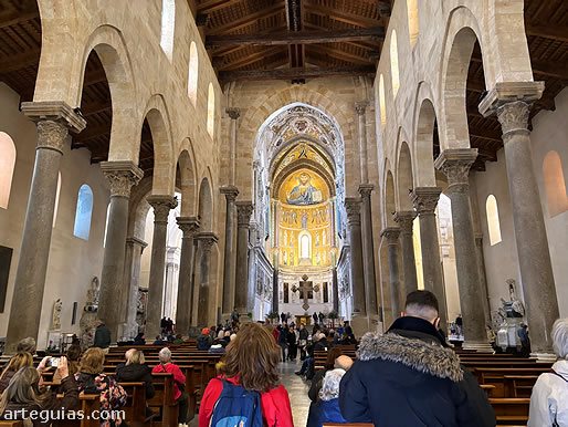 La tarde del viernes la dedicamos a la Catedral de Cefal&uacute;.