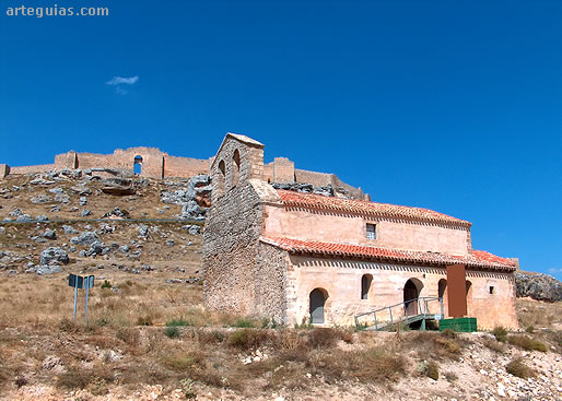 Ermita de San Miguel y Alcazaba de Gormaz