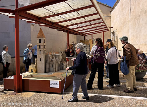 En Tordesillas tambi&eacute;n aprovechamos para acercarnos al Museo del Tratado y a su colecci&oacute;n de grandes maquetas.