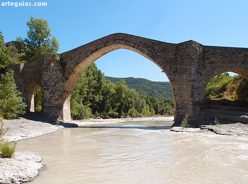 Las vidrieras medievales fueron fruto de un ingente trabajo t&eacute;cnico y art&iacute;stico