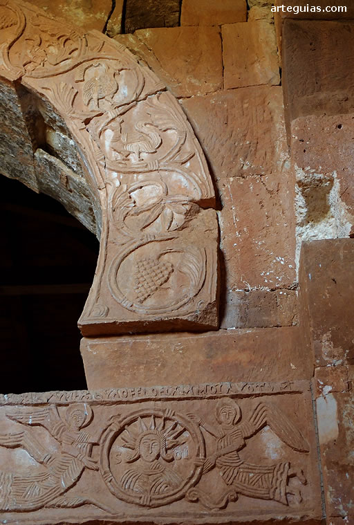 Seminario de Prerrom&aacute;nico: Detalle del arco triunfal. Quintanilla de las Vi&ntilde;as