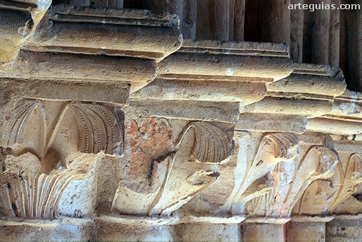 Capiteles de la portada rom&aacute;nica