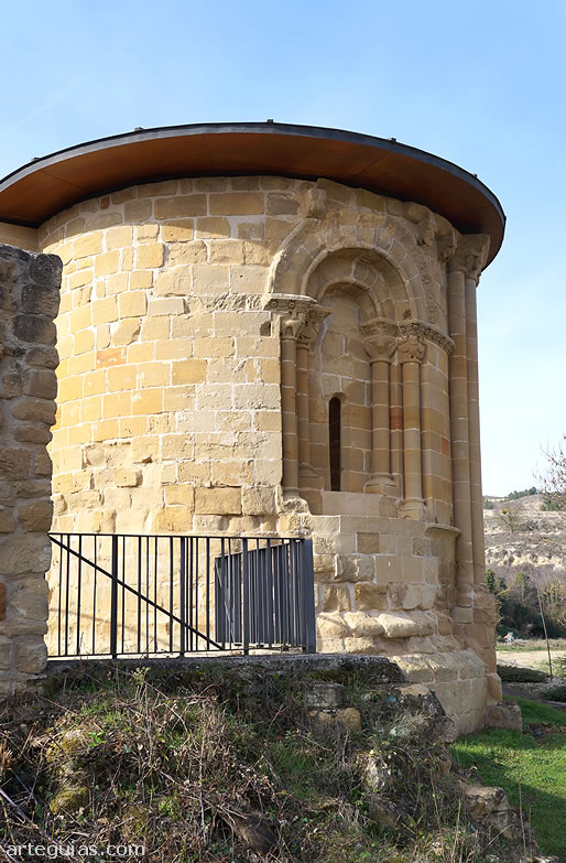 &Aacute;bside la Ermita de la Concepci&oacute;n de Treviana, La Rioja