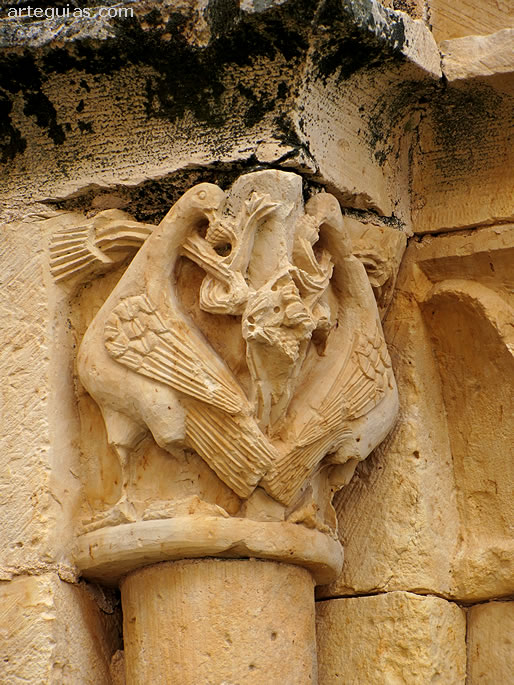 Capitel rom&aacute;nico con aves
