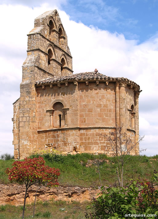 La cabecera de la ermita de San Fag&uacute;n est&aacute; formado por un presbiterio y un &aacute;bside de planta semicircular