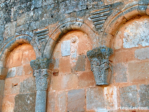 Arquer&iacute;as del muro oriental del &aacute;bside