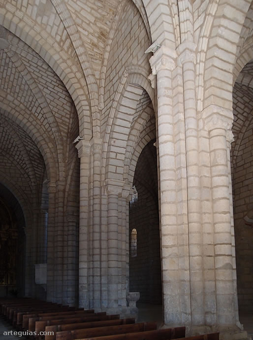 Pilares interiores con sus columnas
