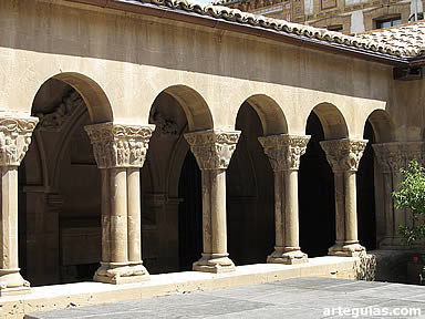 Claustro de San Pedro el Viejo