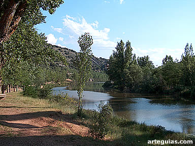 El río Duero a su paso por Soria