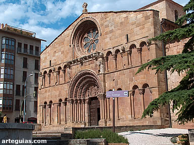 Fachada occidental de la iglesia de Santo Domingo de Soria