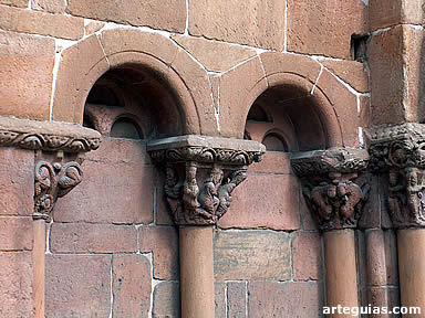 Santo Domingo de Soria: arquería lateral