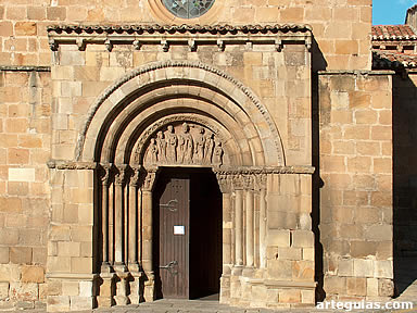 Preciosa puerta románica. San Juan de Rabanera
