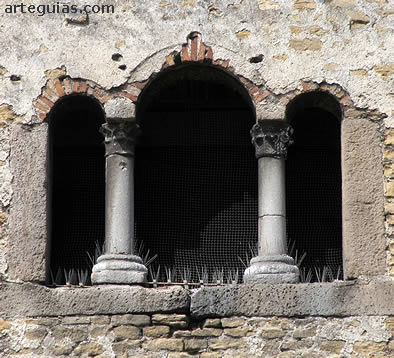 Ventana de acceso a la c&aacute;mara del tesoro