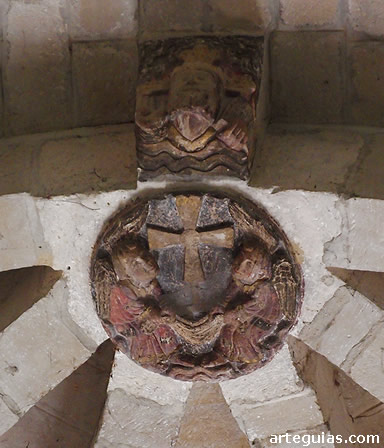 Clave de la b&oacute;veda del &aacute;bside