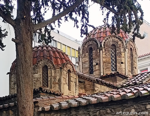 Los dos cimborrios de la iglesia