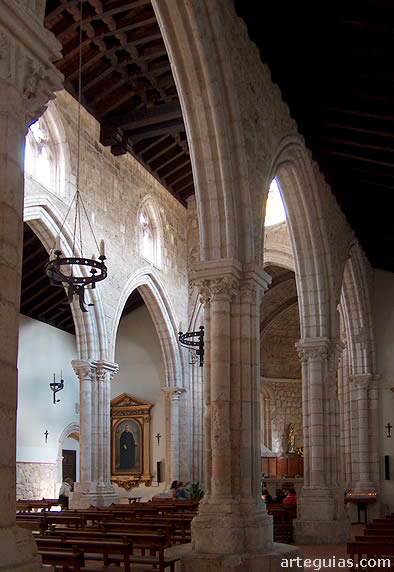 Arcos formeros sobre esbeltos pilares con columnas