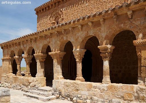 Pórtico románico