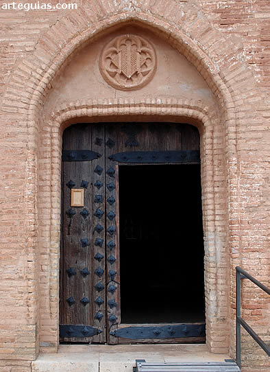 Sencilla puerta de ingreso