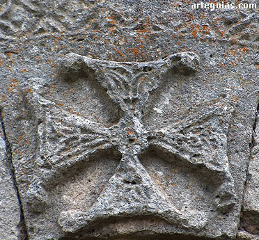 Cruz en la clave del p&oacute;rtico