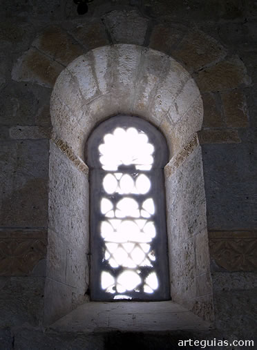 Ventanal del &aacute;bside central