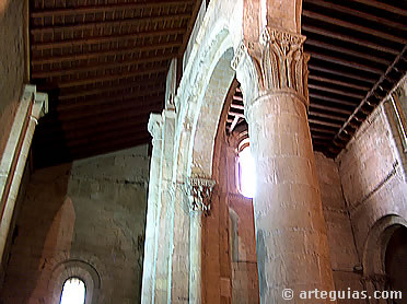 El interior de San Mill&aacute;n reproduce la planta y alzado de la catedral de Jaca