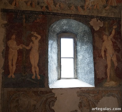 La principal sorpresa del interior de la Iglesia de Santa Eulalia de Unha, es el conjunto de pinturas murales de distintas &eacute;pocas que hay en su interior