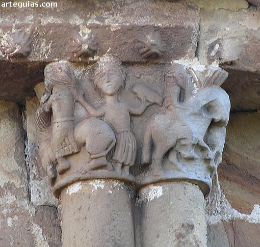 Iglesia de Villacantid: capitel del &aacute;bside