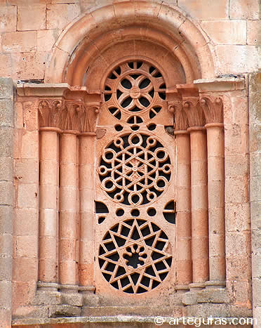 Ventanal de Santa Coloma de Albendiego. Sierra de Pela, Guadalajara