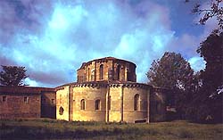 Cabecera de la iglesia del Monasterio cisterciense de Gradefes