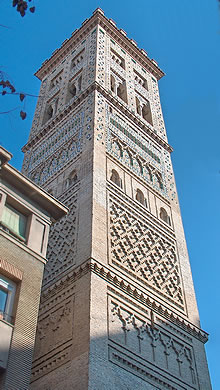 Bella torre mud&eacute;jar de la Magdalena. Zaragoza