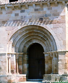 Puerta rom&aacute;nica de Basconcillos del Tozo. Comarca de Los P&aacute;ramos. Burgos