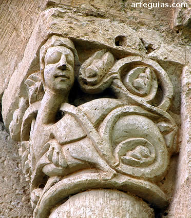 Capitel de una ventana de Pecharrom&aacute;n