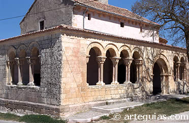 P&oacute;rtico de la iglesia de Perorrubio