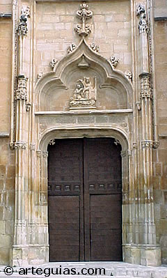 Portada de la iglesia de Torrelaguna