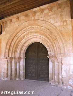 Portada de Santa Mar&iacute;a de Riaza